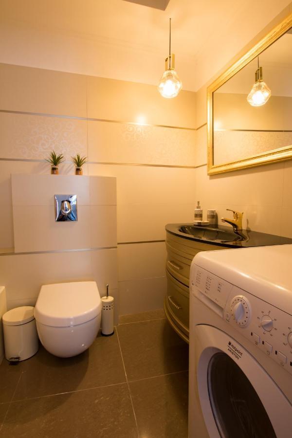 Poseidon Luxury Apartment Foinikion Exterior photo